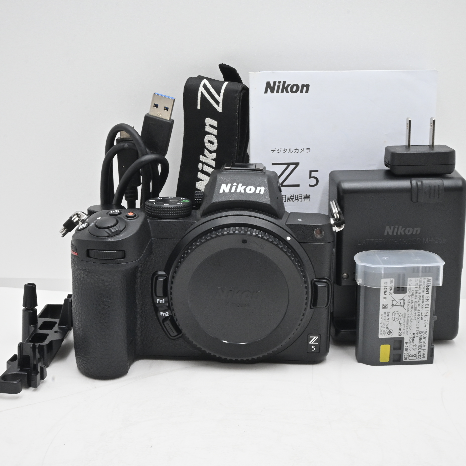 Nikon ミラーレス一眼カメラ Z5 ボディ ブラック