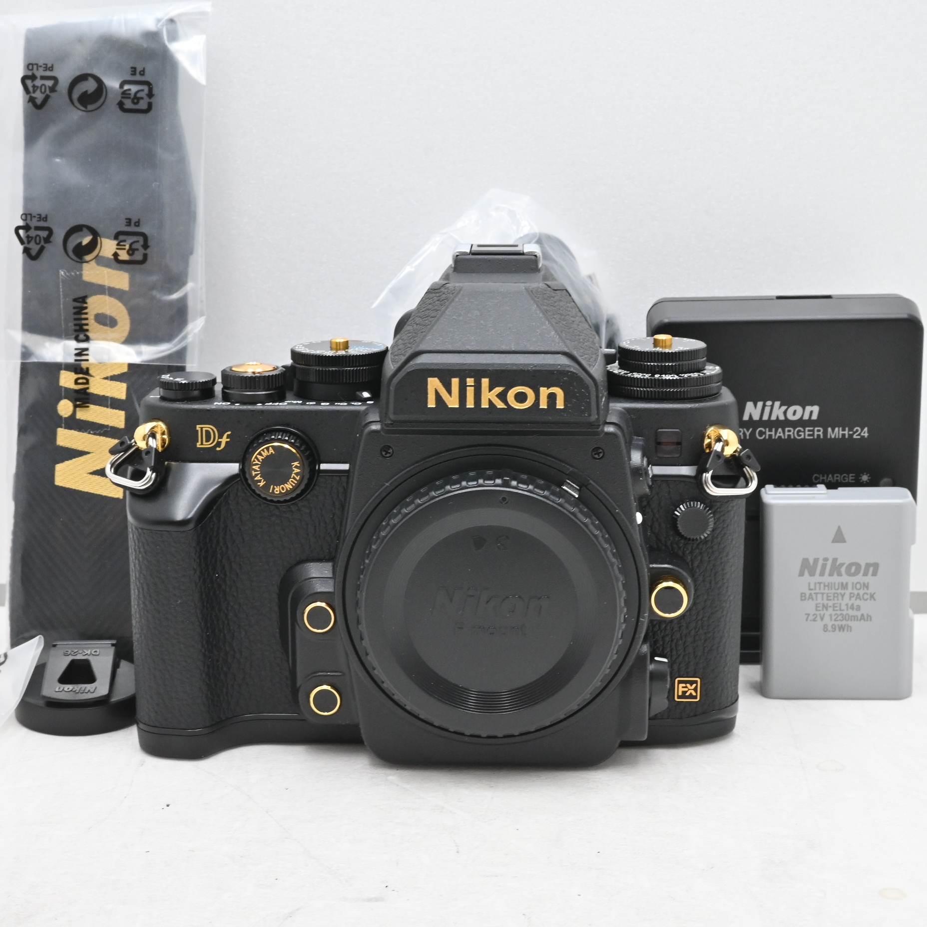 Nikon デジタル一眼レフカメラ Df ブラック Gold Edition