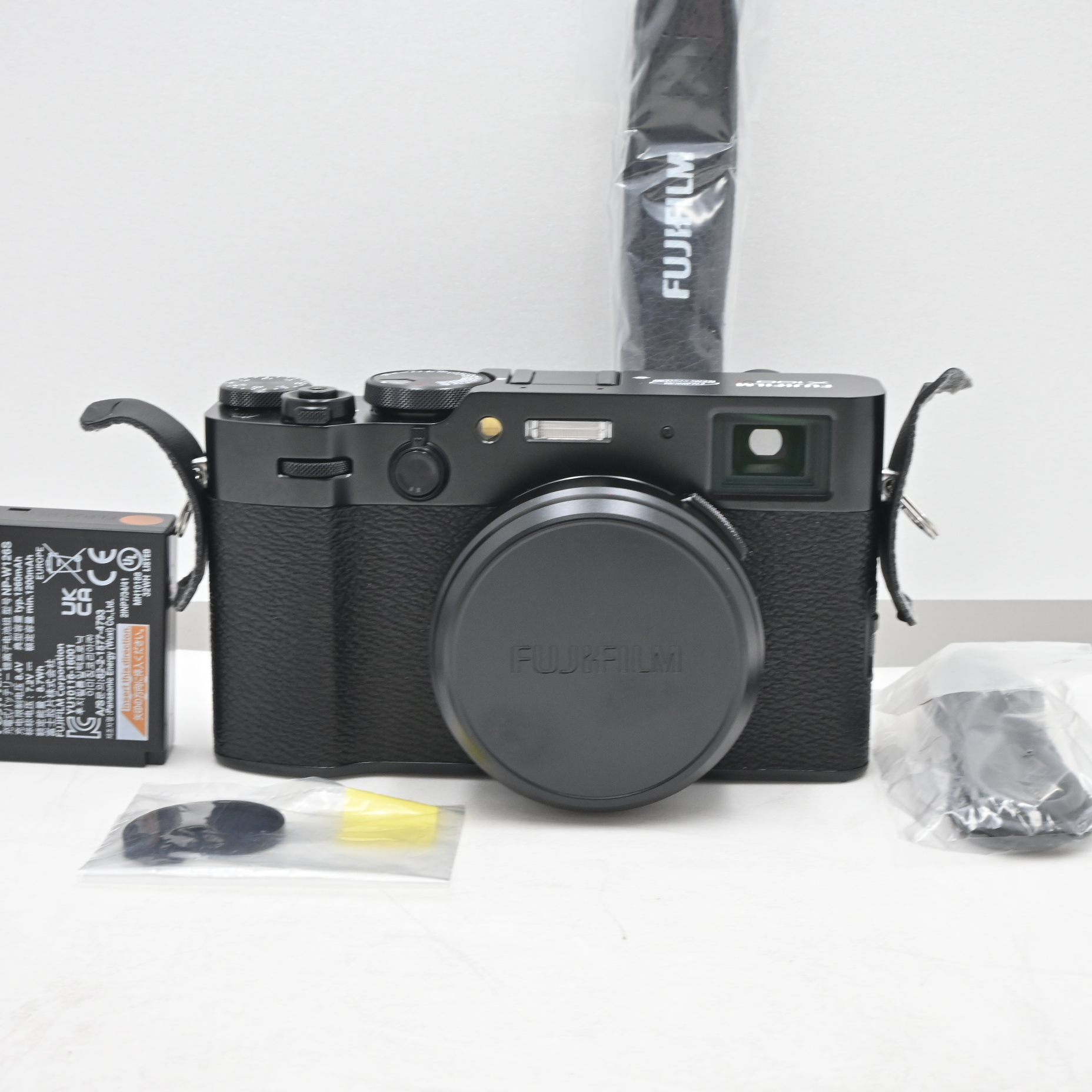 ショット数『700以下』富士フイルム(FUJIFILM) デジタルカメラ X100Ⅵ ブラック