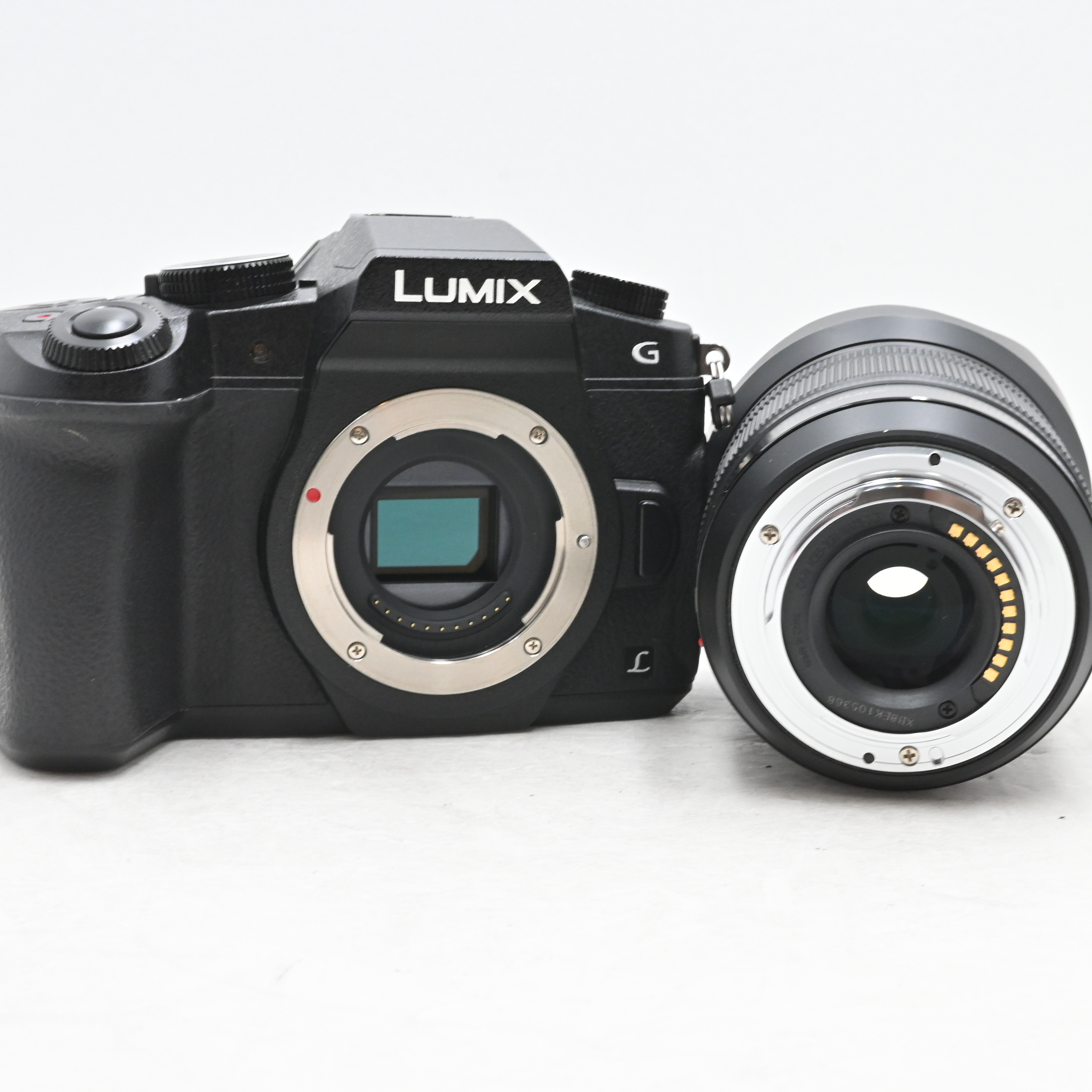 極上品★★★Panasonic	LUMIX DMC-G8M-K 標準ズームレンズキット ブラック