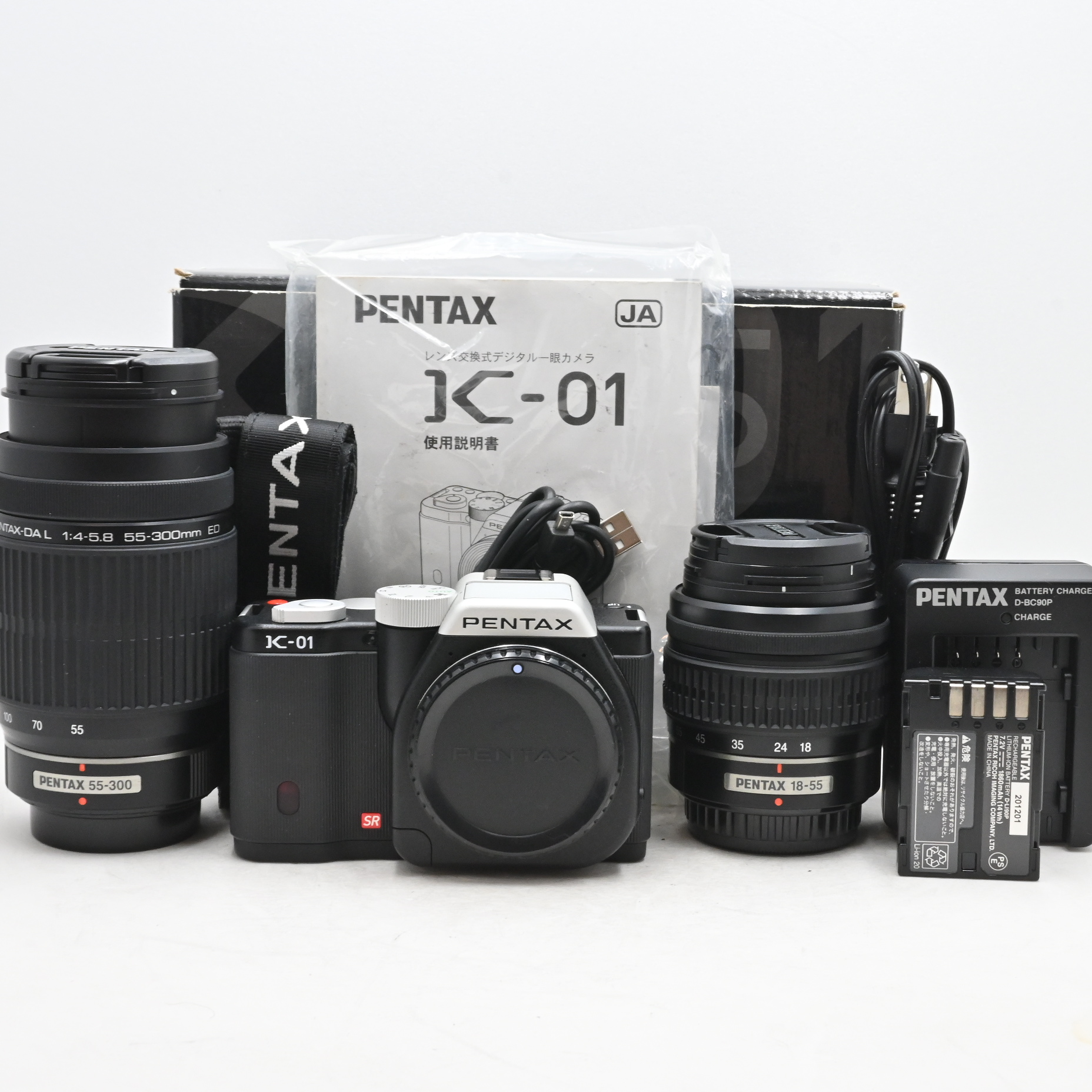 極上品★★★PENTAX ミラーレス一眼カメラ K-01ダブルズームレンズキット ブラック