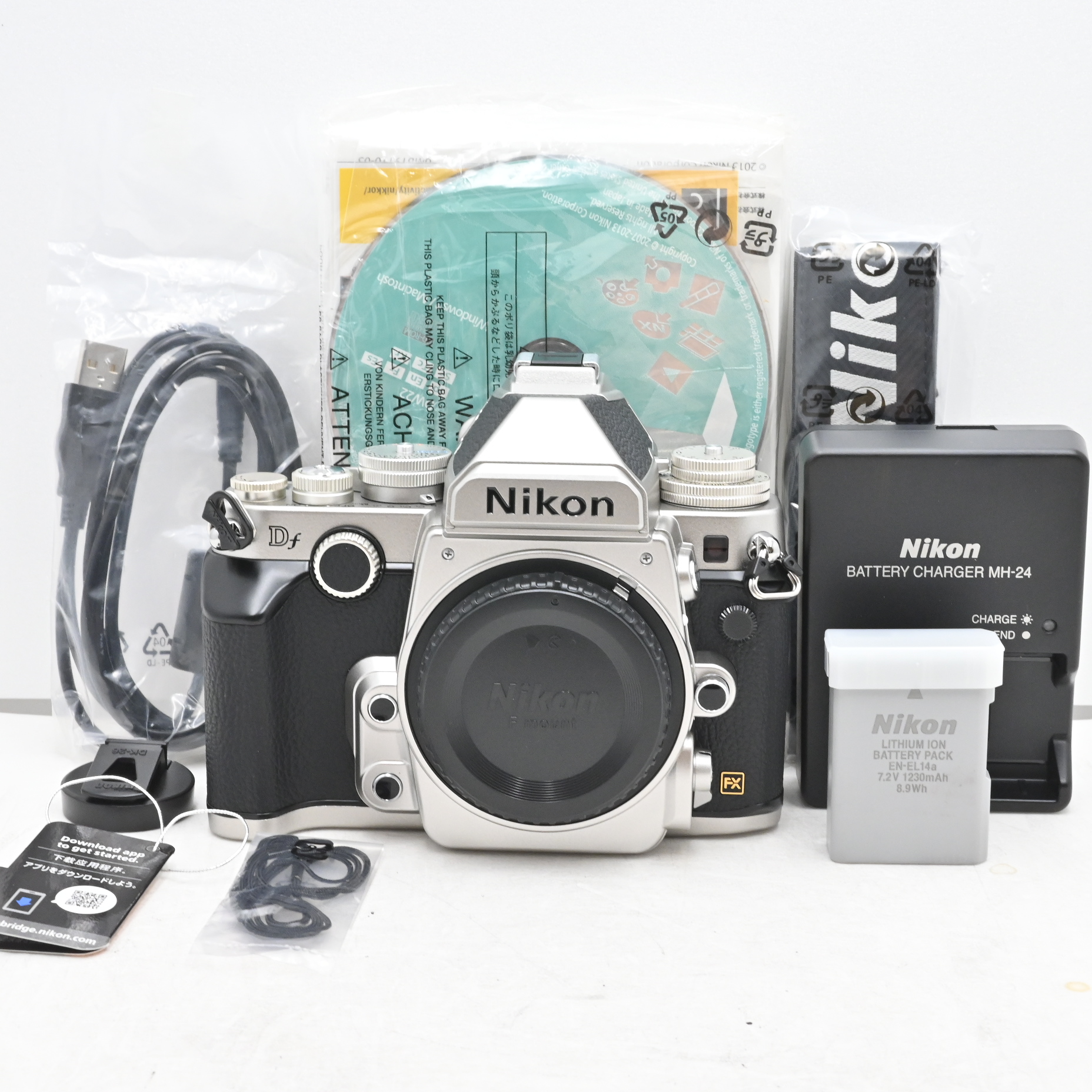 シャッター回数僅か『57』Nikon デジタル一眼レフカメラ Df シルバーDFSL