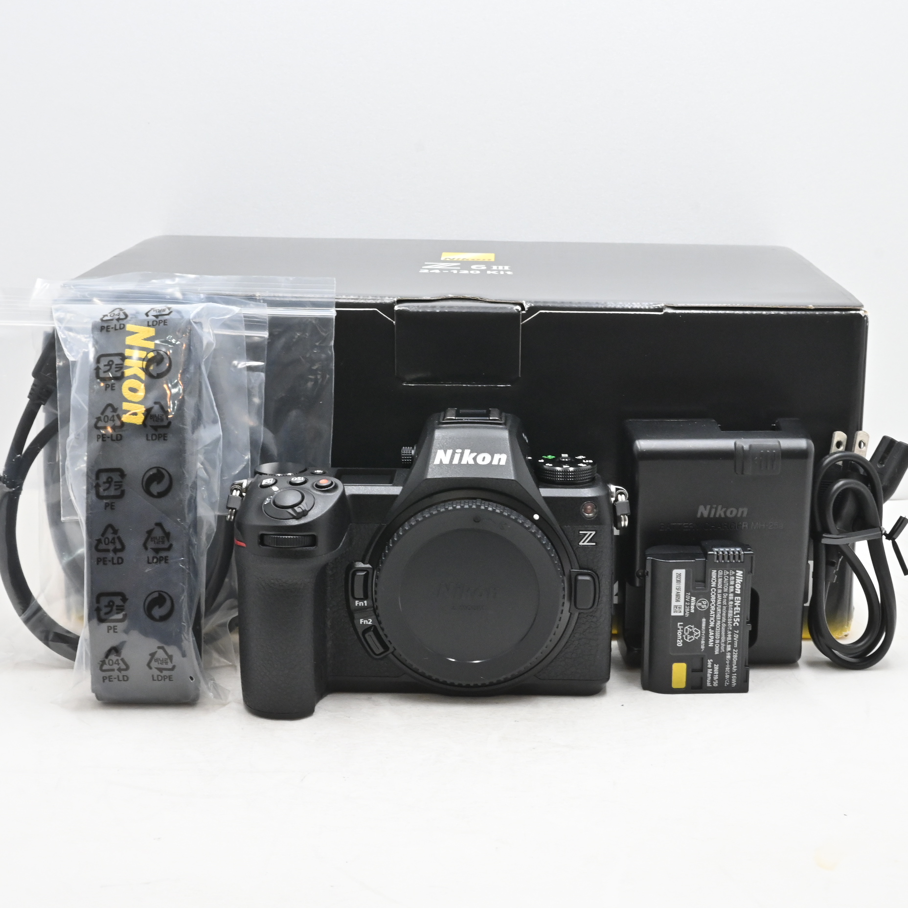 ショット数『301』Nikon ミラーレス一眼カメラ Z6III ボディ