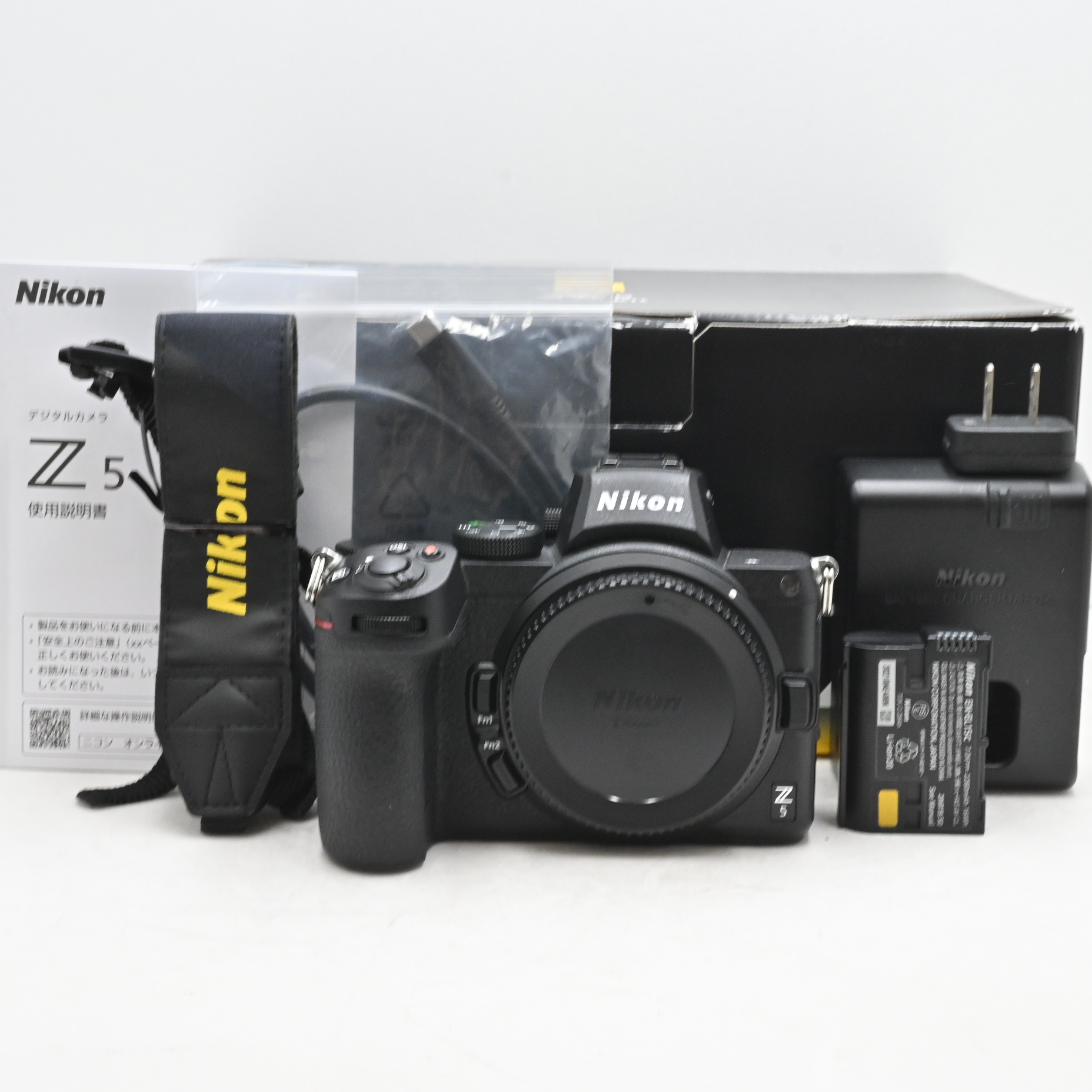 ショット数『2283』Nikon ミラーレス一眼カメラ Z5 ボディ ブラック