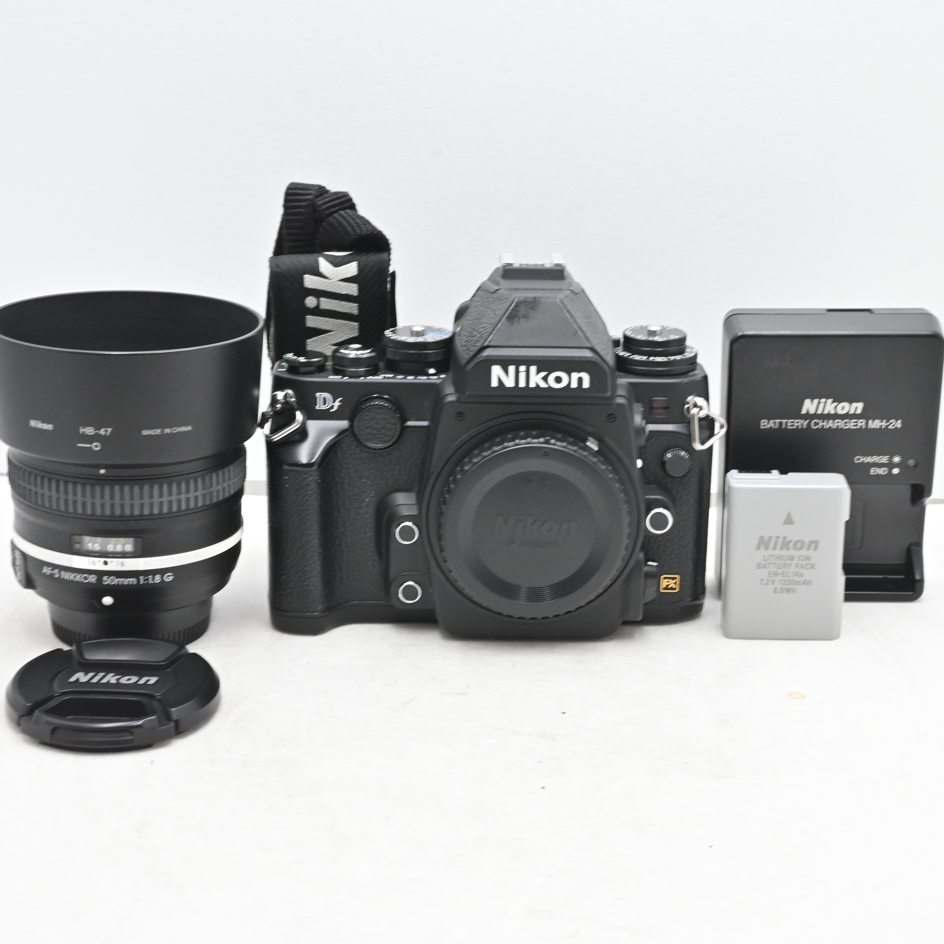 シャッター回数『6312』Nikon デジタル一眼レフカメラ Df 50mm f/1.8G Special Editionキット ブラックDFLKBK