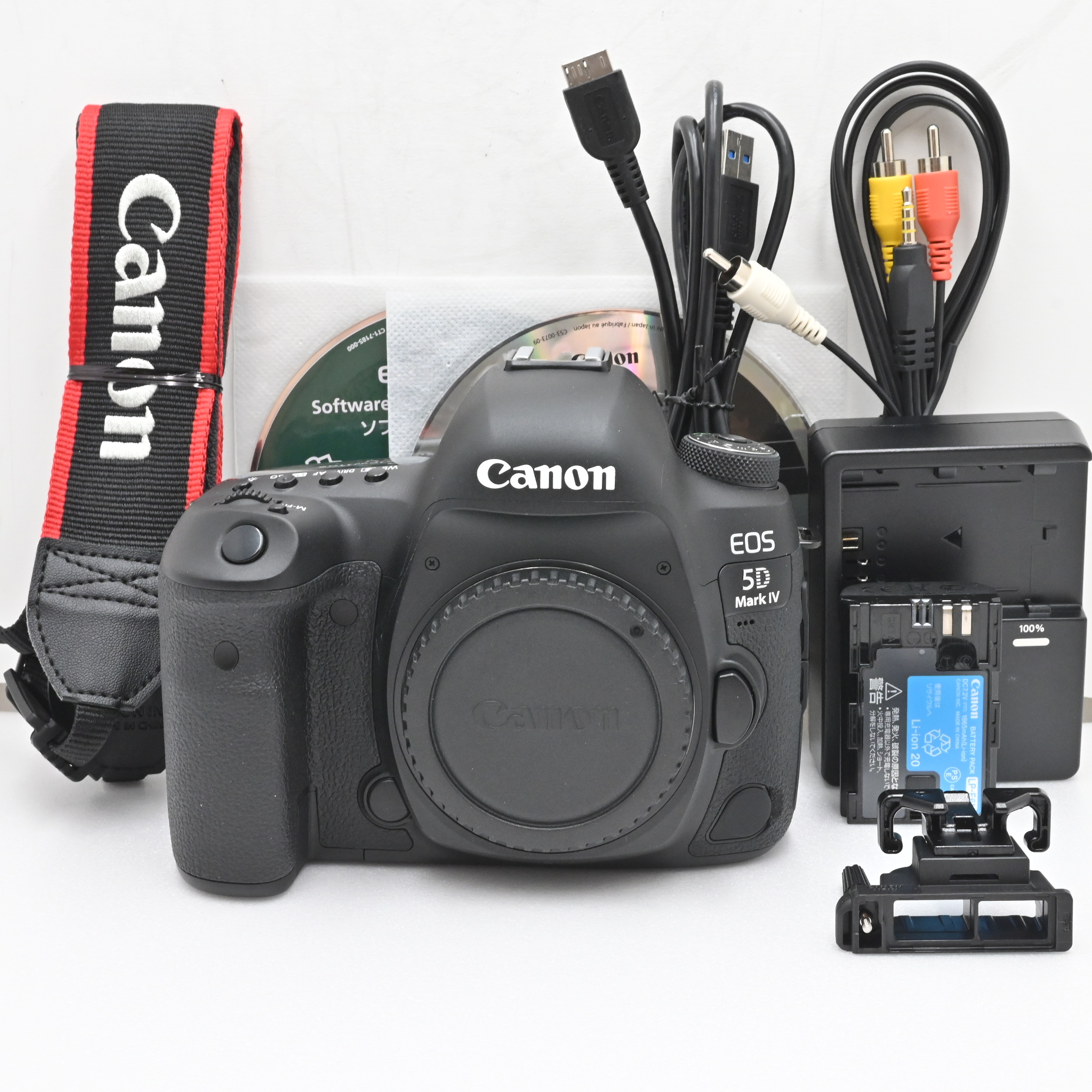 シャッター回数わずか「870」Canon デジタル一眼レフカメラ EOS 5D Mark IV ボディー EOS5DMK4