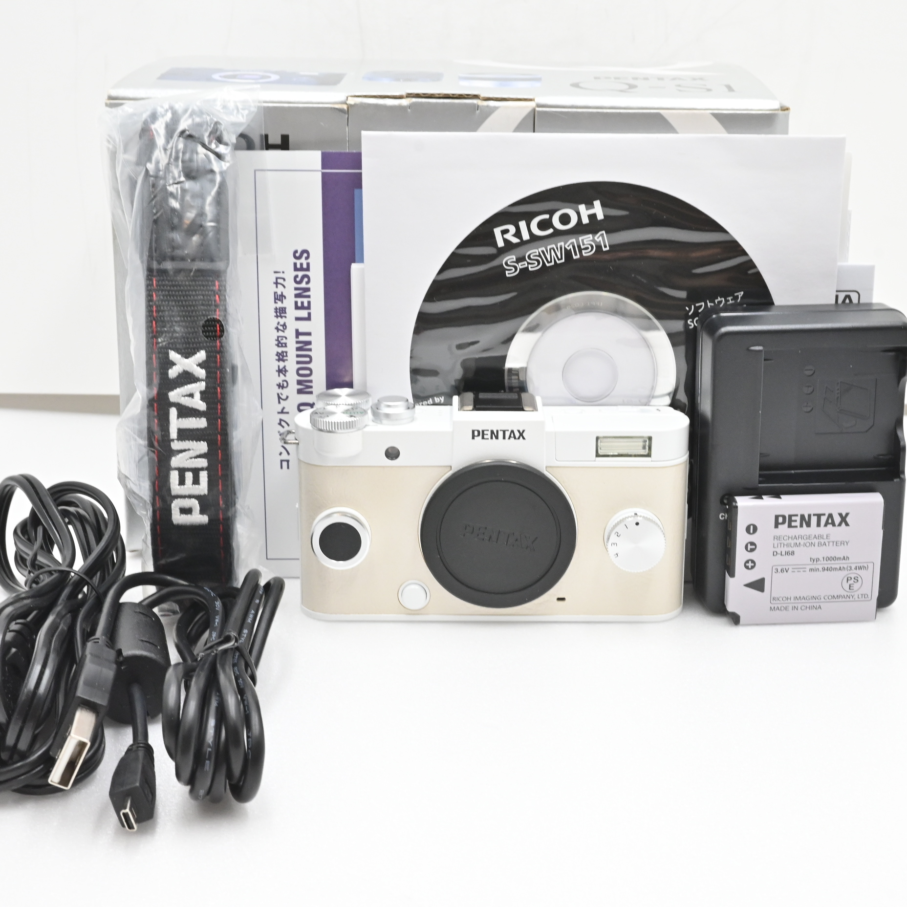 極上品★★★RICOH ミラーレス一眼 Q-S1 ボディ ピュアホワイト