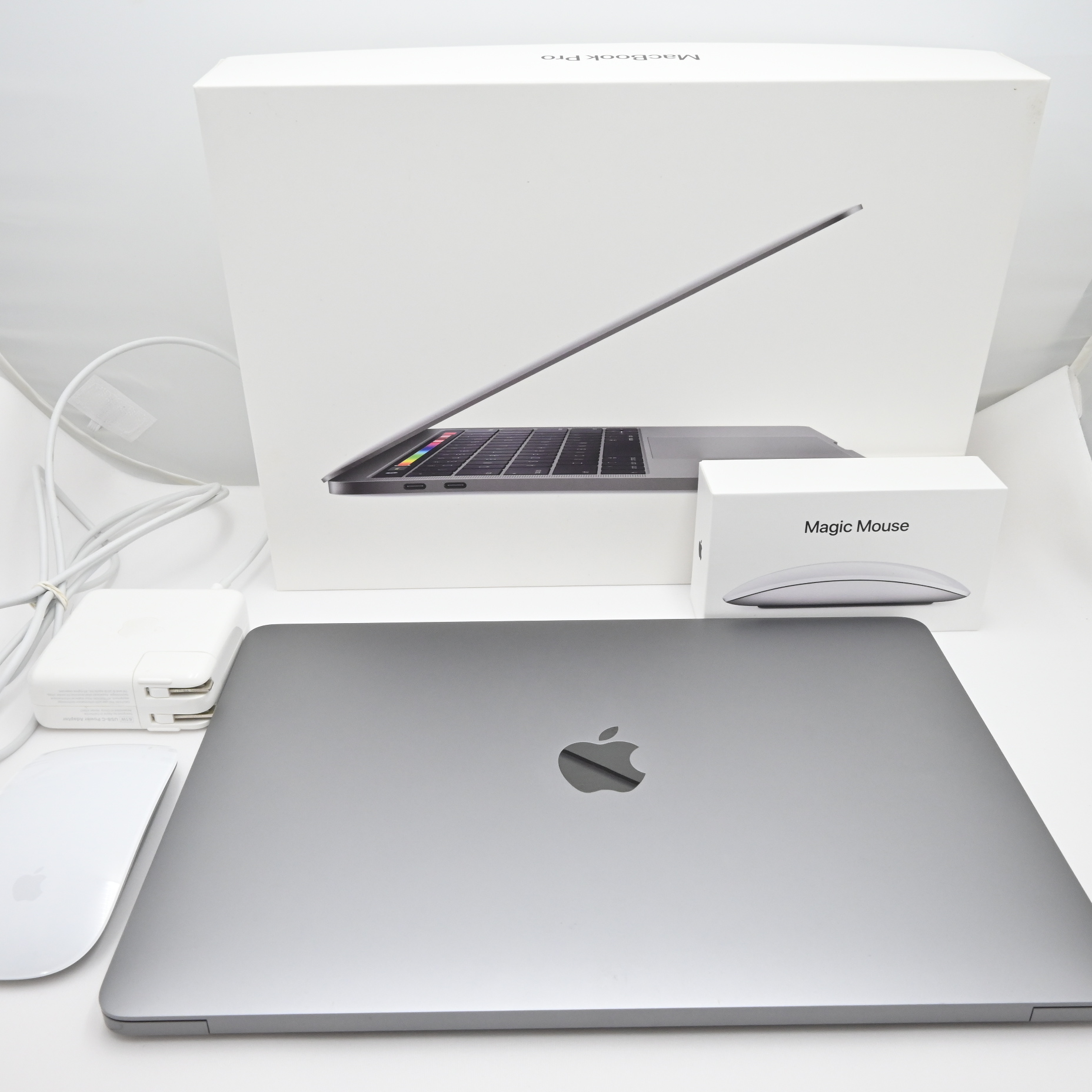 Apple MacBook Pro 2019, Thunderbolt(USB-C)3ポートx 2(13インチPro,8GB RAM,128GB SSD,1.4GHz) スペースグレイ